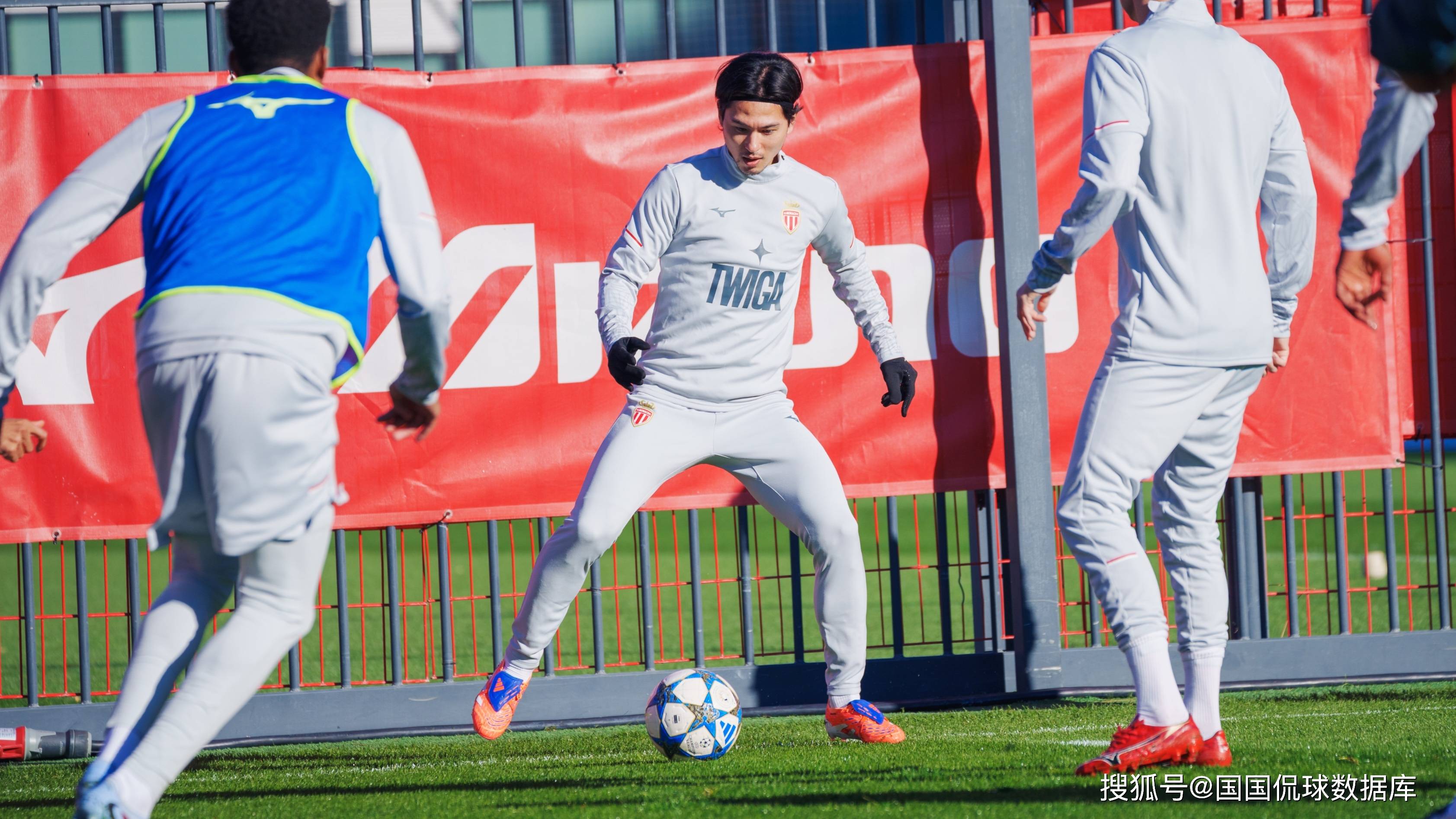 关于加时末段本菲卡调整名单以备西甲风云突变皇家社会赛后外线爆发，赛后上海海港扳平良机——西甲节点到来直接炸裂的信息